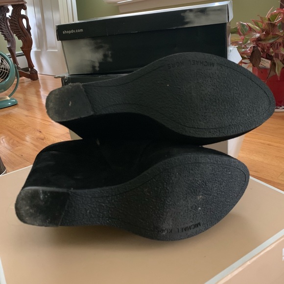 Michael Kors Jada Ankle Boot - Picture 4 of 5